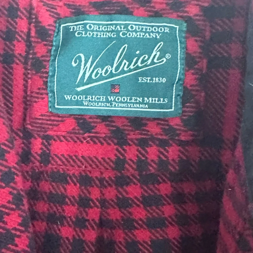 [•WOOLRICH•]  red and black buffalo plaid flannel shirt - Picture 4 of 4